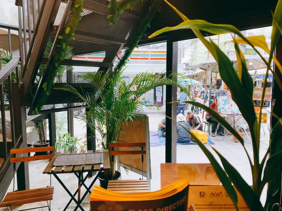 Oasis Cafe And Nap Albergue Bangkok Exterior foto