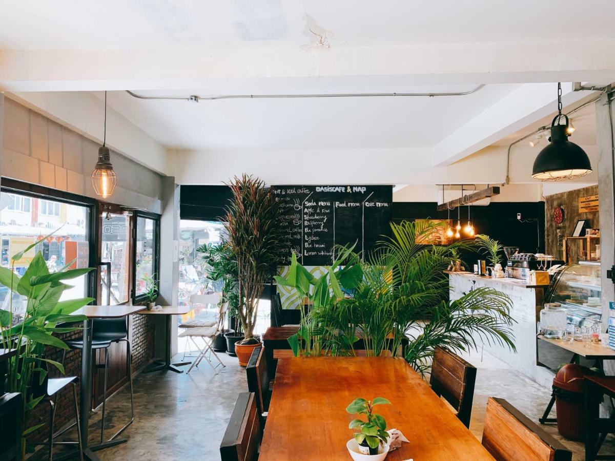 Oasis Cafe And Nap Albergue Bangkok Exterior foto