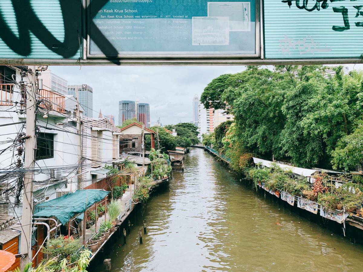 Oasis Cafe And Nap Albergue Bangkok Exterior foto